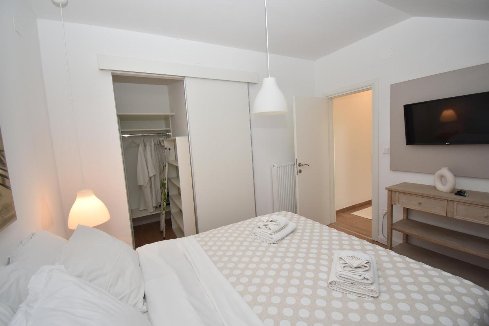 Apartmani Julija Водице Екстериор снимка