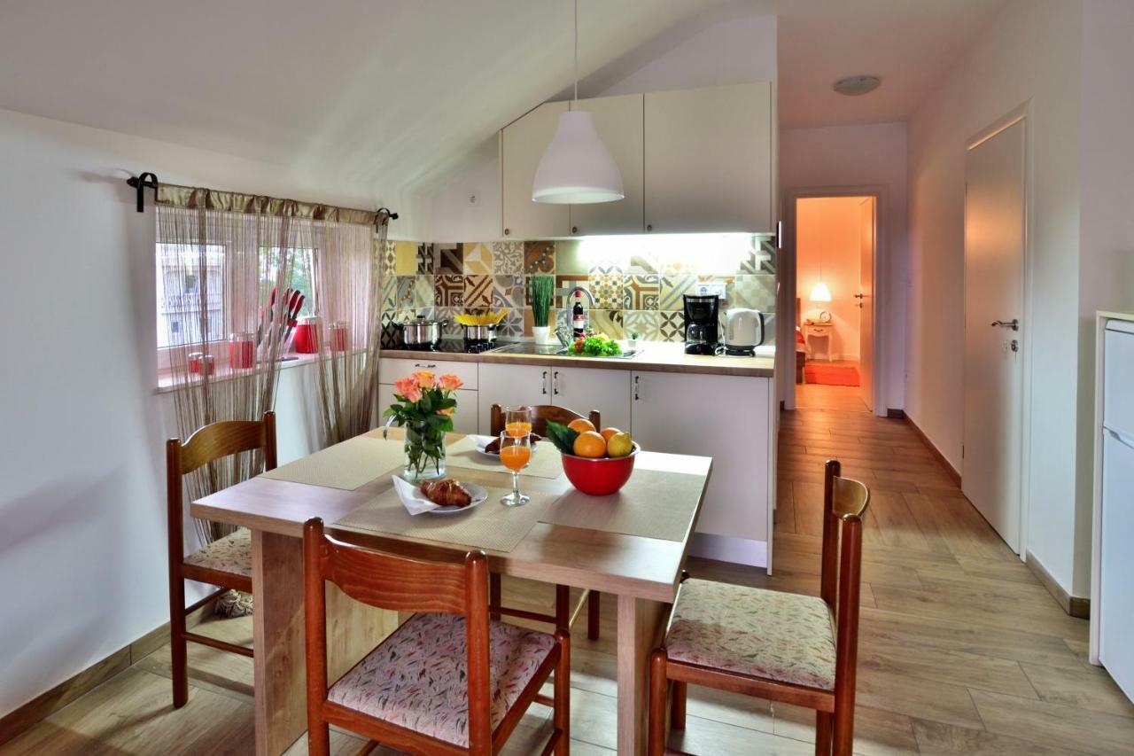 Apartmani Julija Водице Екстериор снимка