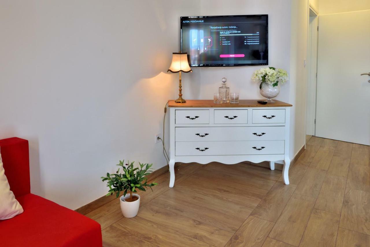 Apartmani Julija Водице Екстериор снимка